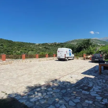 5 Pool, Views, Kitchen, Parking And - Goro Himarë