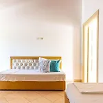 5 Pool, Views, Kitchen, Parking And - Goro Apartamento Himarë