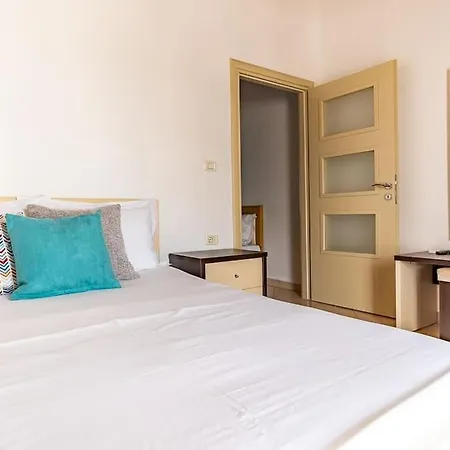 Apartamento 5 Pool, Views, Kitchen, Parking And - Goro Himarë