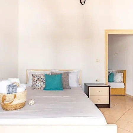 5 Pool, Views, Kitchen, Parking&more - Goro