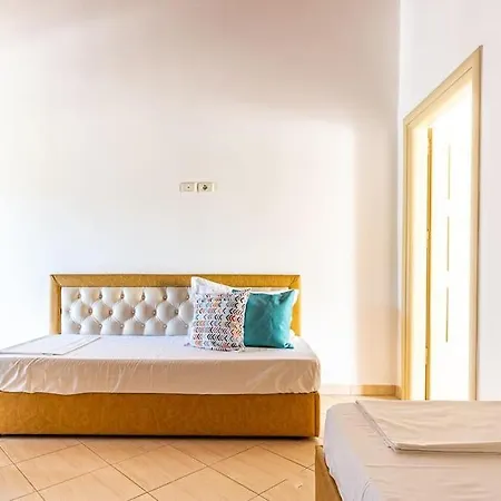 5 Pool, Views, Kitchen, Parking And - Goro Apartment Himare