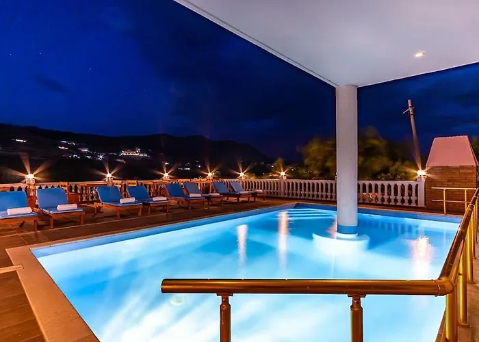 5 Pool, Views, Kitchen, Parking And - Goro Apartamento Himarë