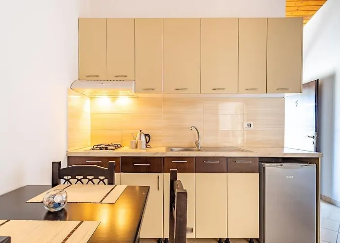 아파트 5 Pool, Views, Kitchen, Parking And - Goro