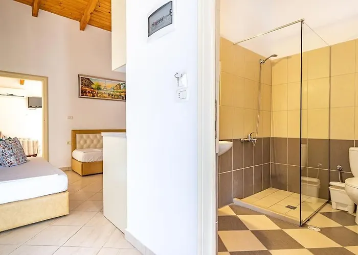 5 Pool, Views, Kitchen, Parking And - Goro