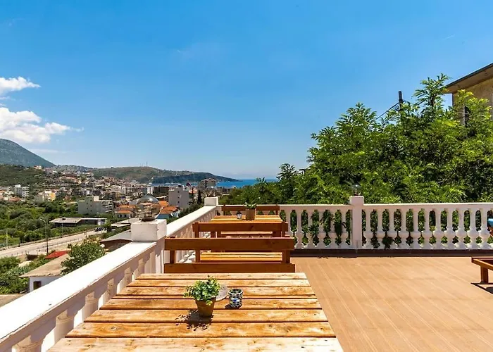 5 Pool, Views, Kitchen, Parking And - Goro *