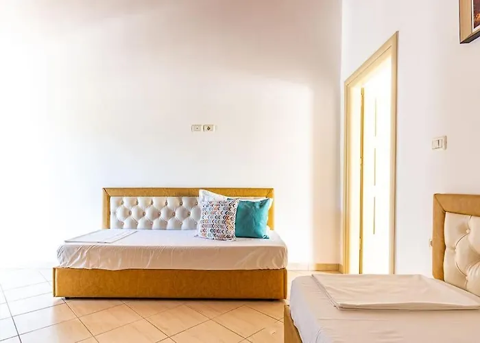 5 Pool, Views, Kitchen, Parking And - Goro Apartamento Himarë