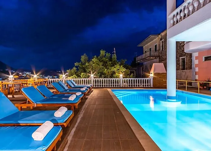 5 Pool, Views, Kitchen, Parking And - Goro Apartamento